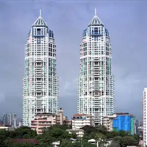 Мумбаи задержали двух россиян за проникновение на небоскреб "Империал"