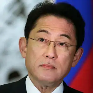 Премьер Японии заявил о сохранившемся желании подписать с Россией мирный договор 