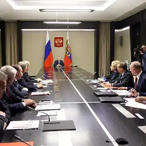 Президент России Владимир Путин провел совещание с постоянными членами Совбеза