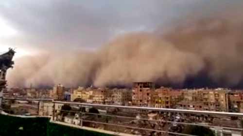 Песчаная буря и сильные ливни обрушились на Египет